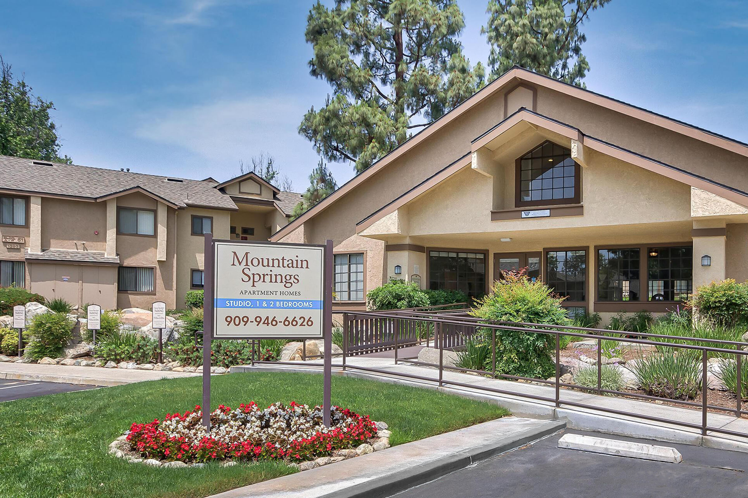 Mountain Springs Apartment Homes Photo Gallery